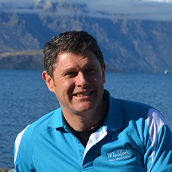 MoaTours Kiwi Guide Andrew at Lake Wakatipu